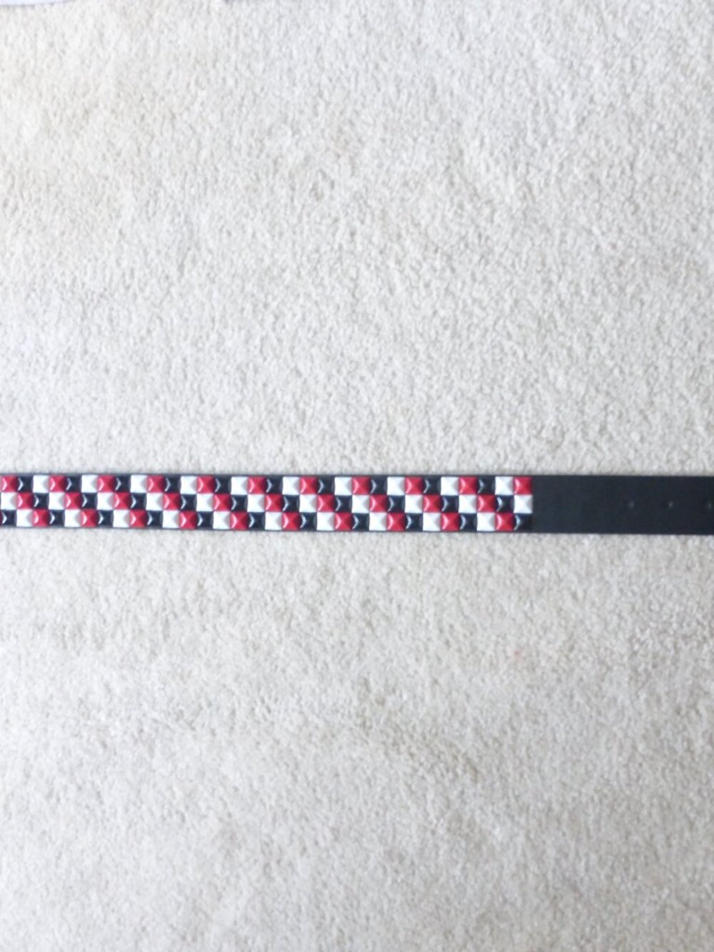 NWT HOT TOPIC kids black, red and white pyramid studded belt size XS - Picture 14 of 14